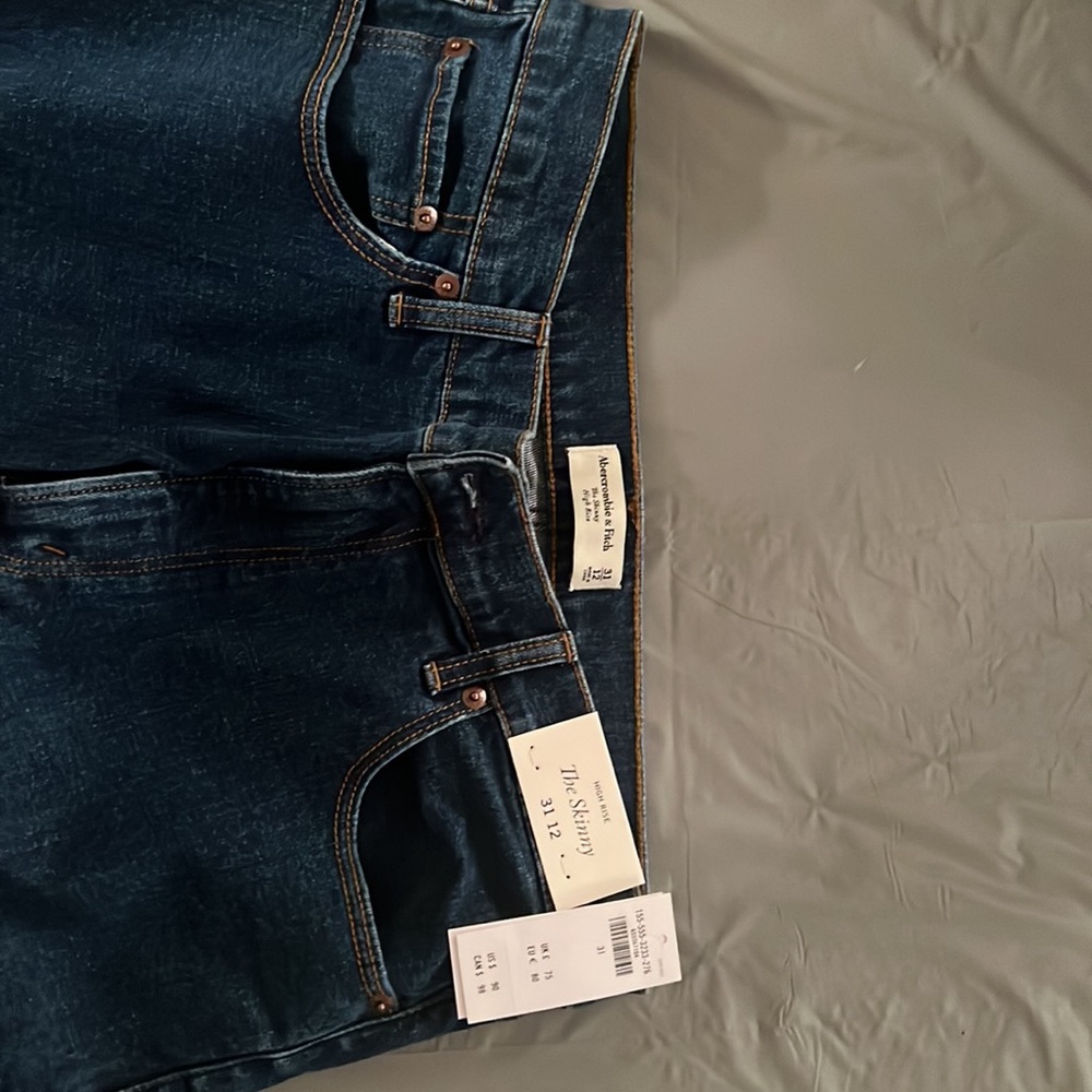 Abercombie The Skinny High Rise Jeans - Picture 3 of 3